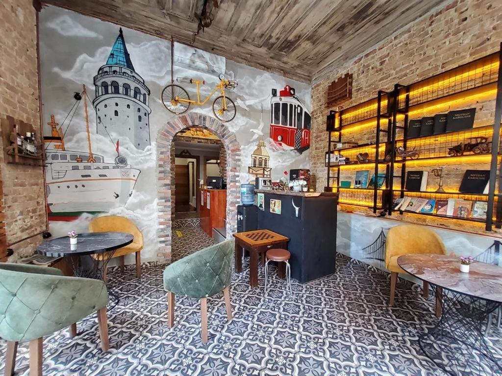 هتل مون لایت استانبول